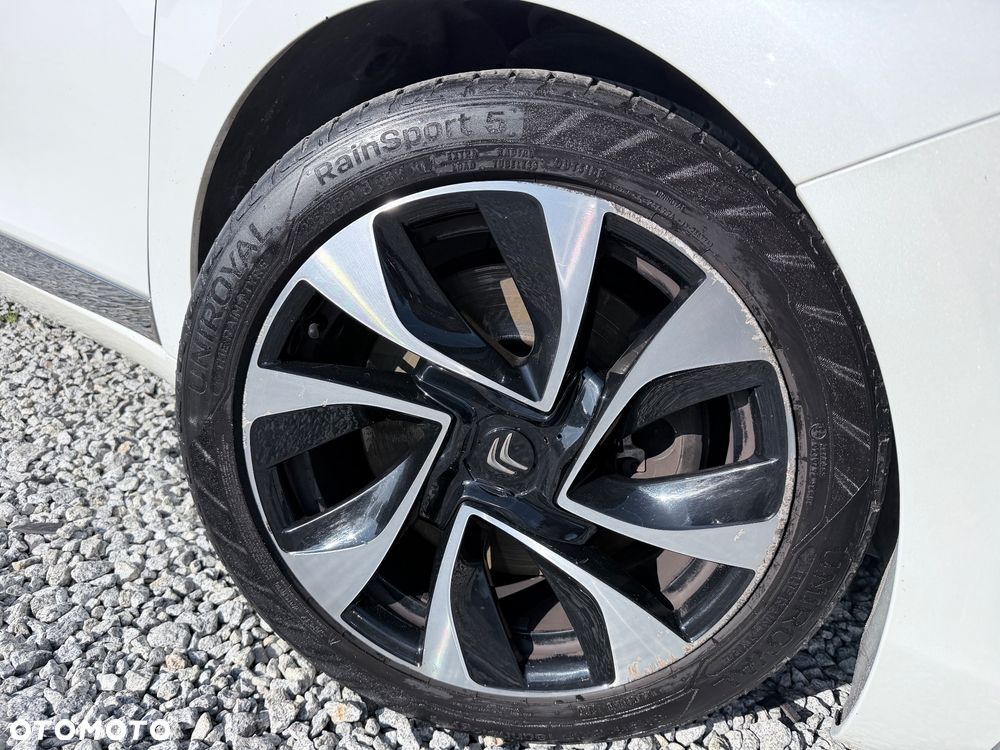 Citroën DS5 HDi 165 SoChic - 31