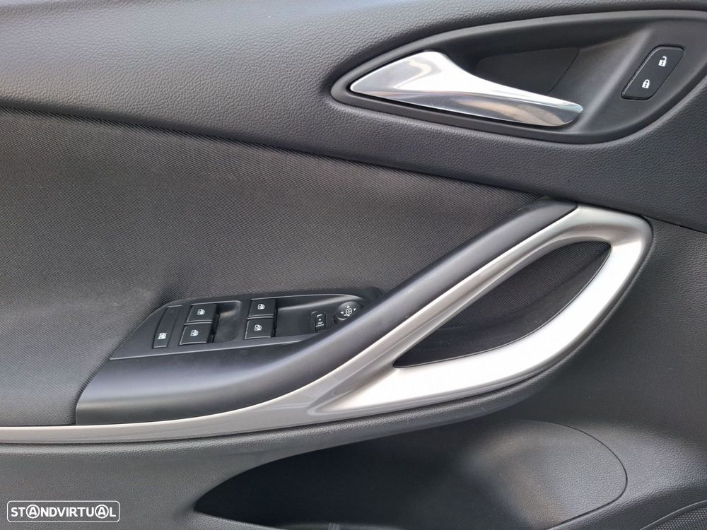 Opel Astra 1.2 T Design & Tech S/S - 25