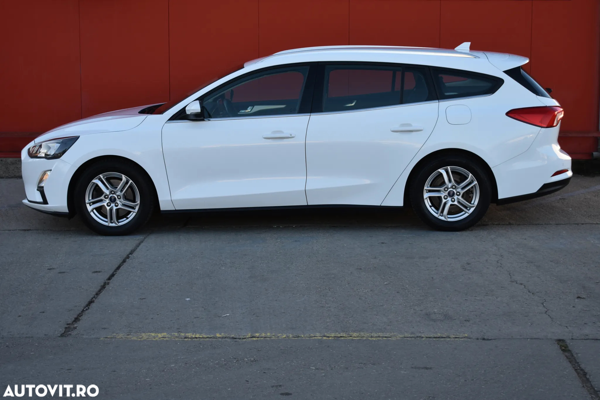 Ford Focus 1.5 EcoBlue Start-Stopp-System TITANIUM - 18