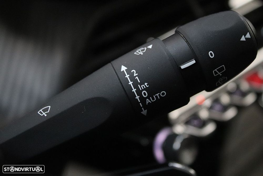 Peugeot 2008 1.2 PureTech Allure - 19