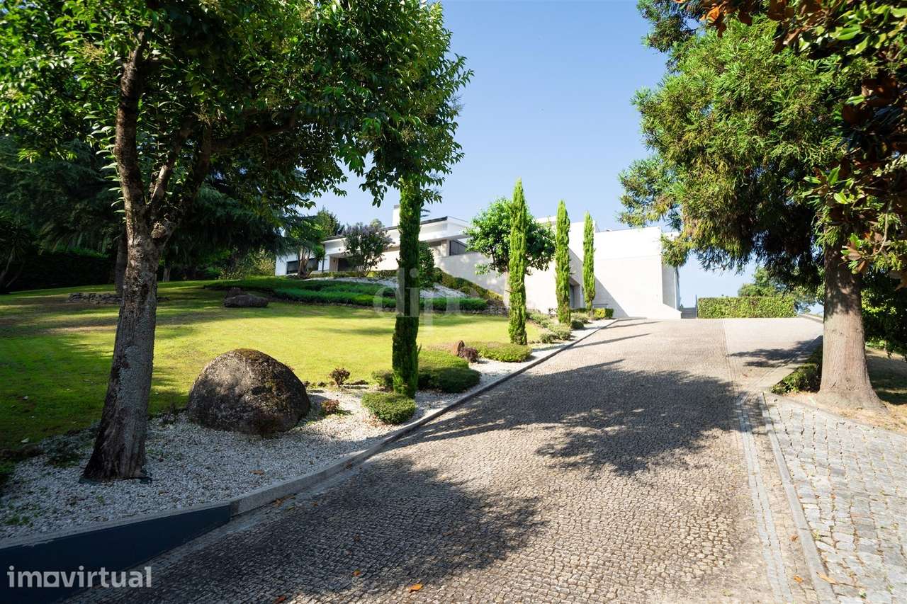 Fantástica Moradia T4 com piscina, jardim e vistas desafogadas voltada - Grande imagem: 4/35