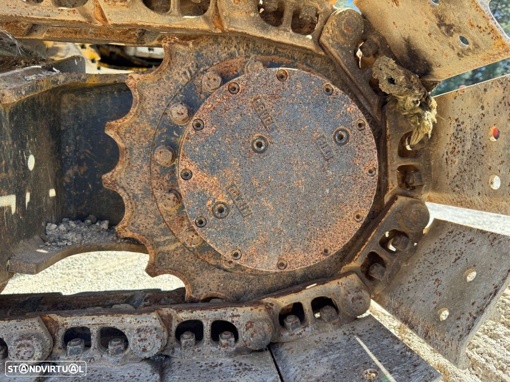 Komatsu PC88 PC88MR‑8 (Série MR – Minimum Radius) - 15