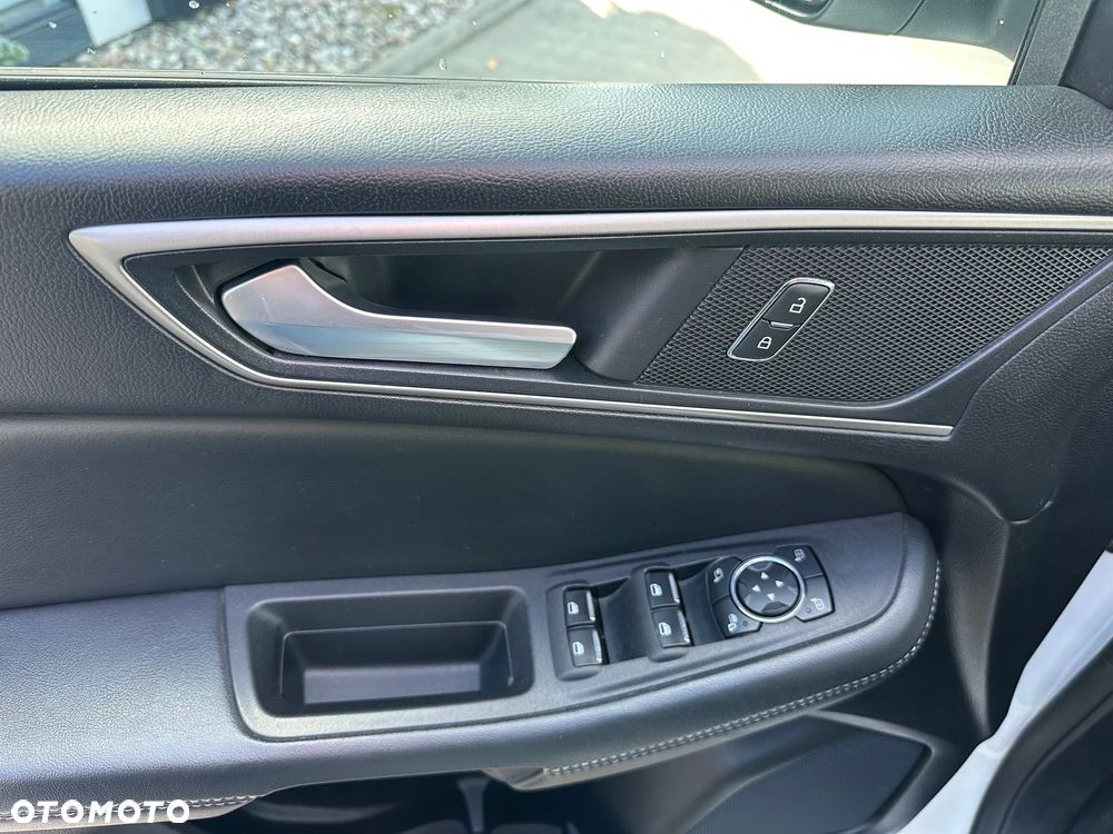 Ford Galaxy - 12