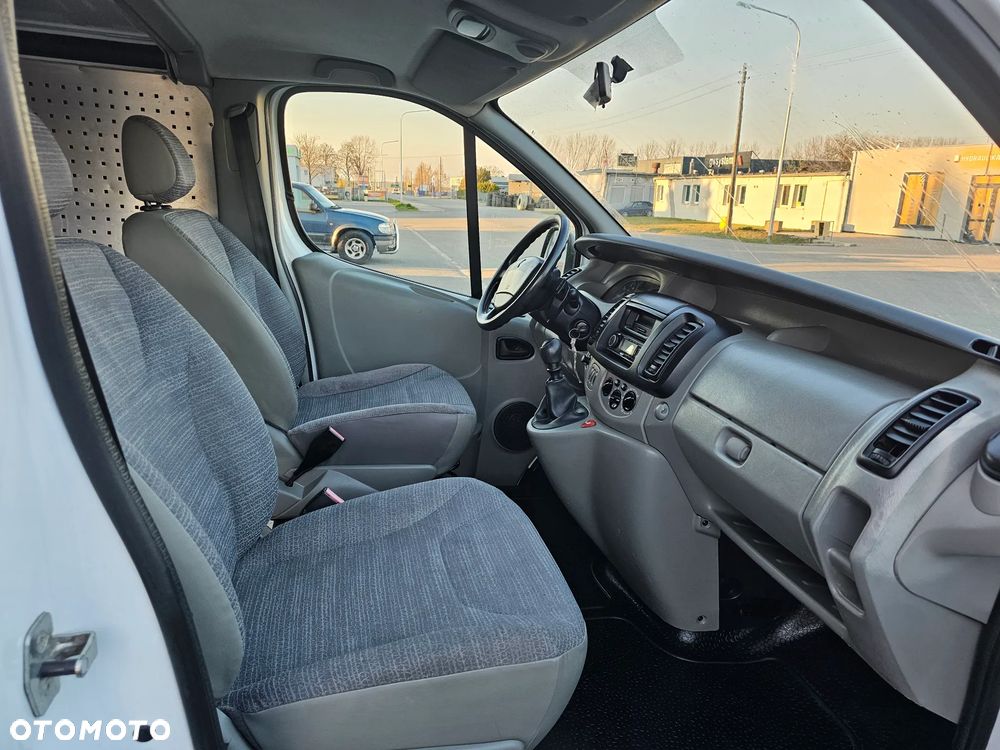 Renault Trafic - 18