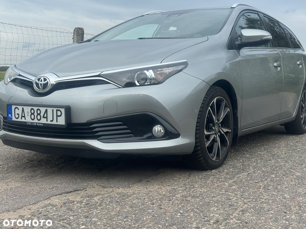 Toyota Auris 1.6 D-4D Premium - 9