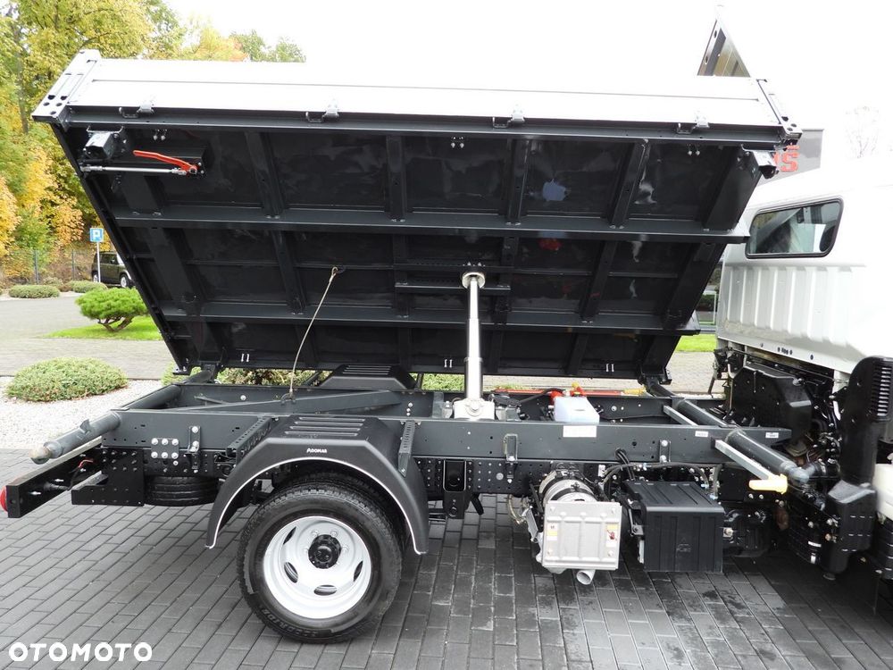 Mitsubishi CANTER FUSO 3C15 WYWROTKA TROJSTRONNA 3 MIEJSCA LEDY BLIŹNIACZE KOŁA  150KM - 25