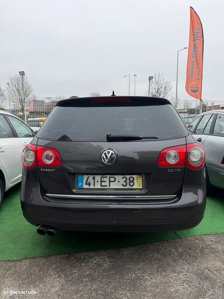 VW Passat Variant 2.0 TDI Sp R-Li DSG - 4