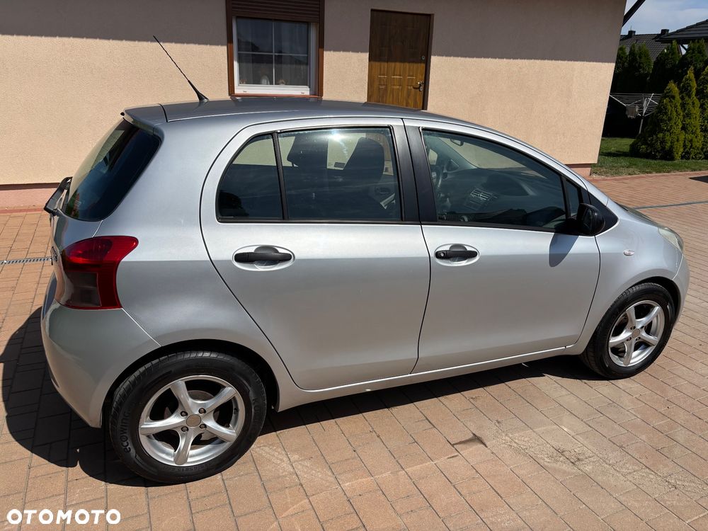 Toyota Yaris 1.0 Terra - 3