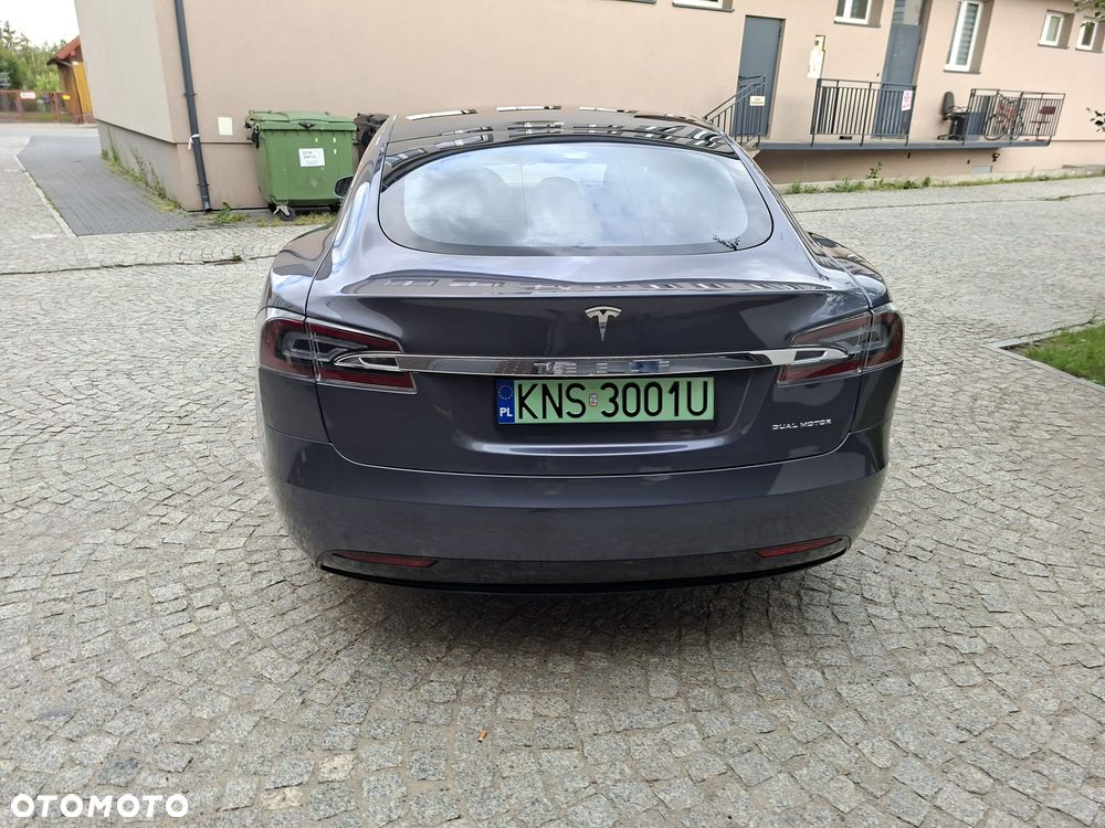 Tesla Model S Maximale Reichweite - 25