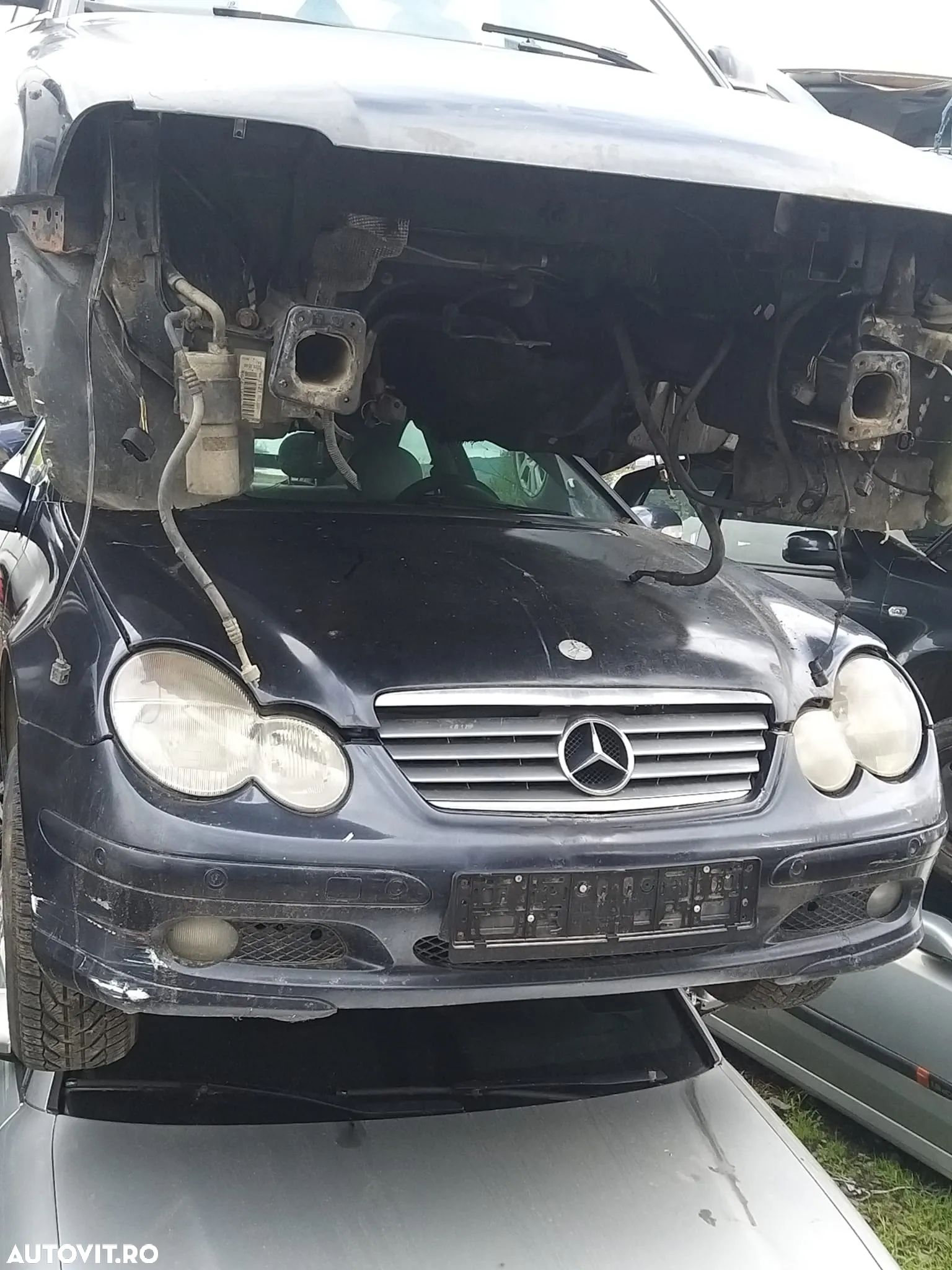 Dezmembram Mercedes Benz E Class din 2004 , 2.2 Diesel , Coupe - 1