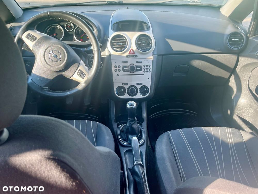 Opel Corsa 1.2 16V Innovation - 16