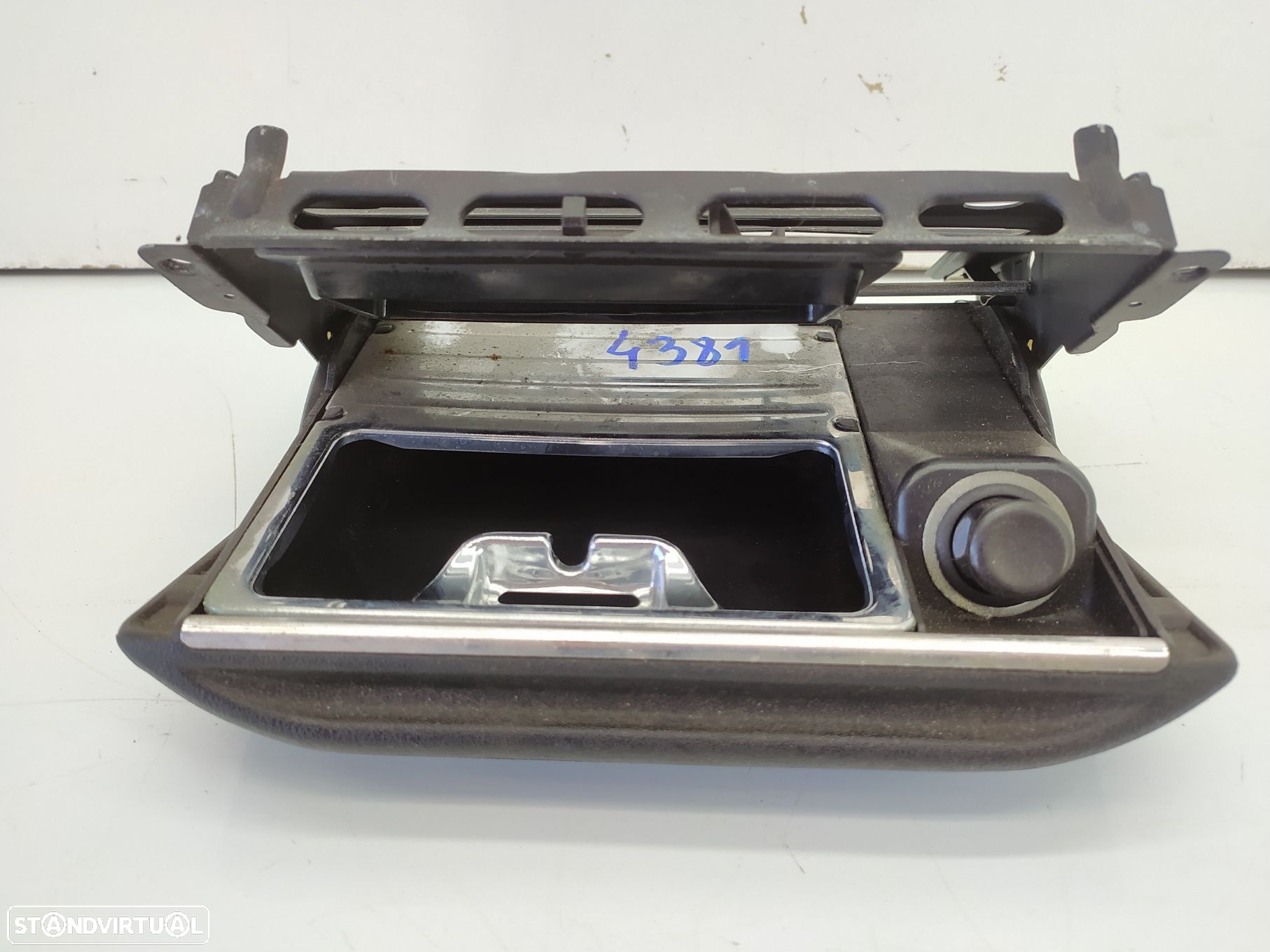 Cinzeiro Frente Mercedes-Benz 190 (W201) - 2