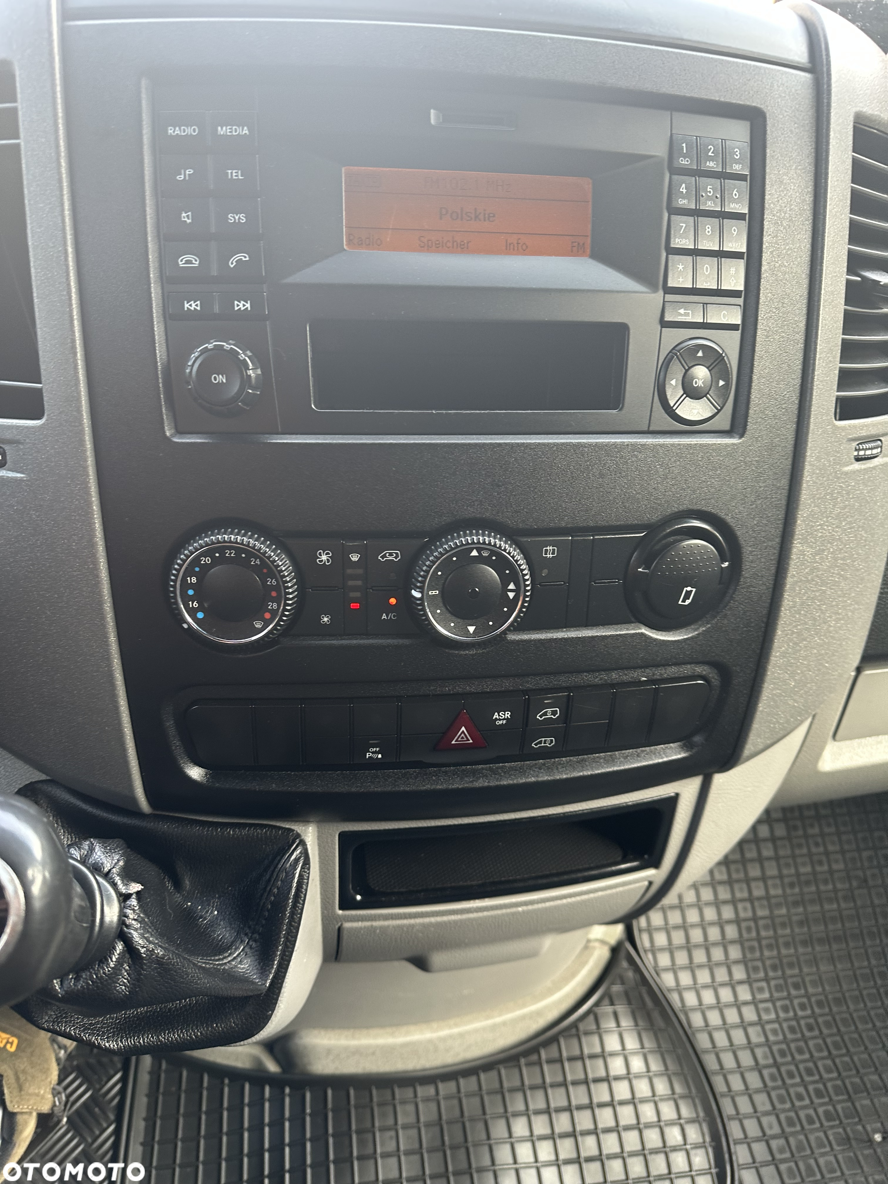 Mercedes-Benz SPRINTER - 30