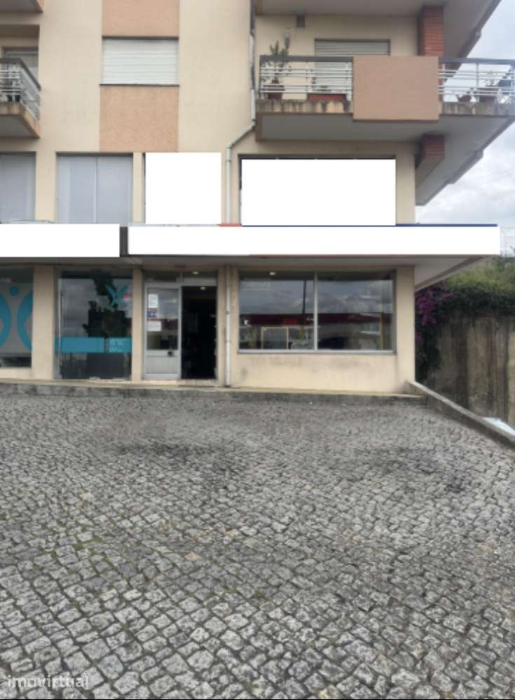 Imóvel comercial com estacionamento e ar condicionado - Grande imagem: 3/3