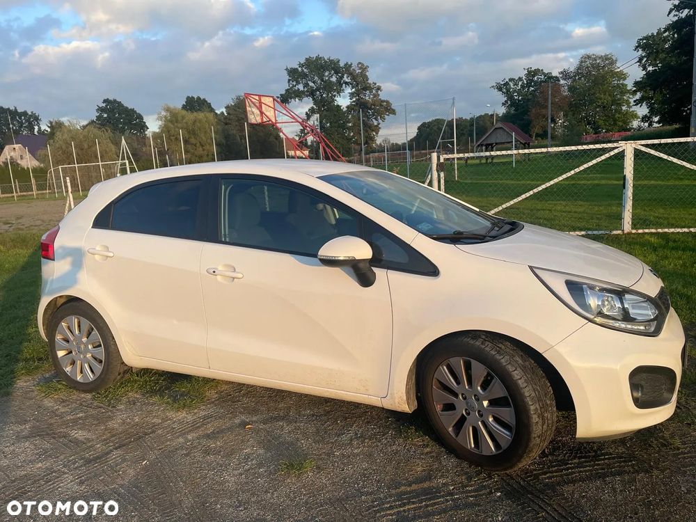 Kia Rio - 24