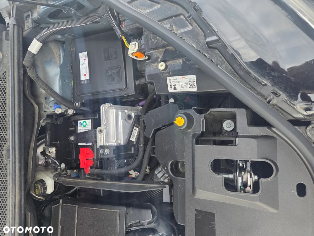 Peugeot 5008 Hybrid 145 e-DSC6 Allure Business - 16