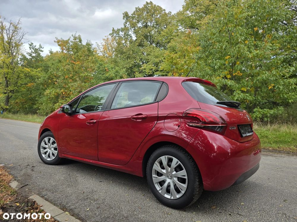 Peugeot 208 - 14