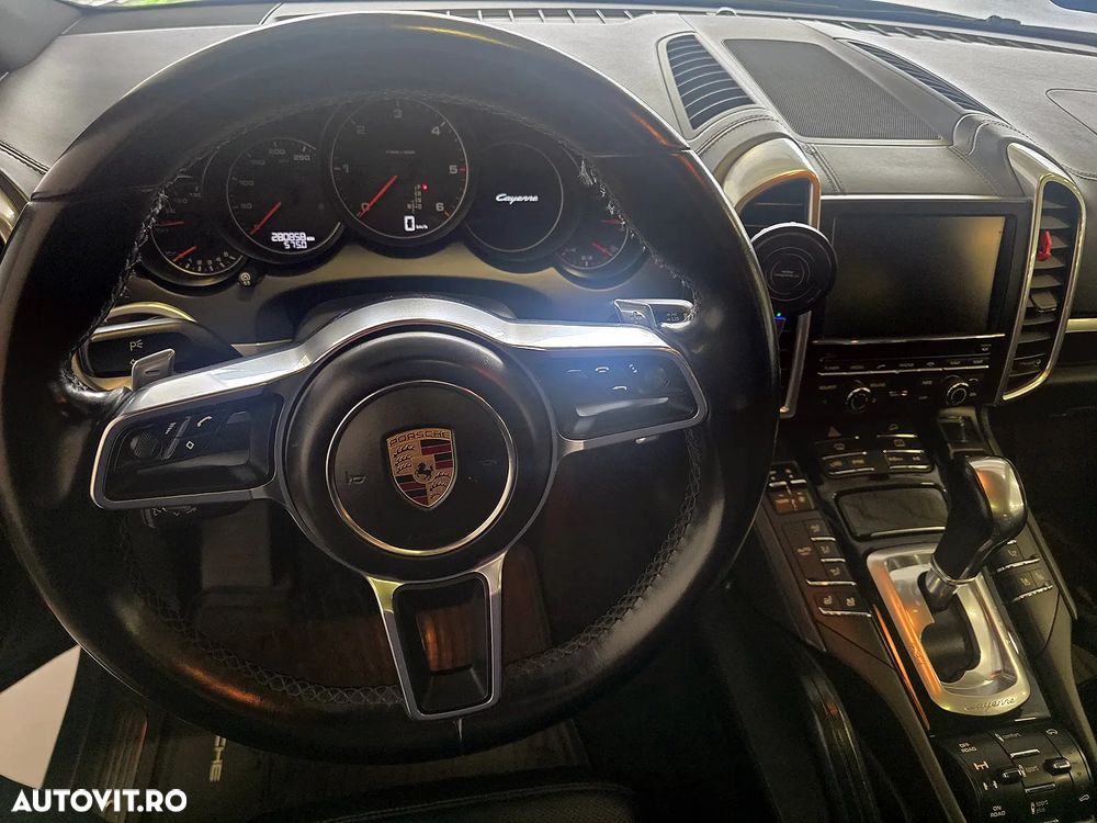 Porsche Cayenne - 4