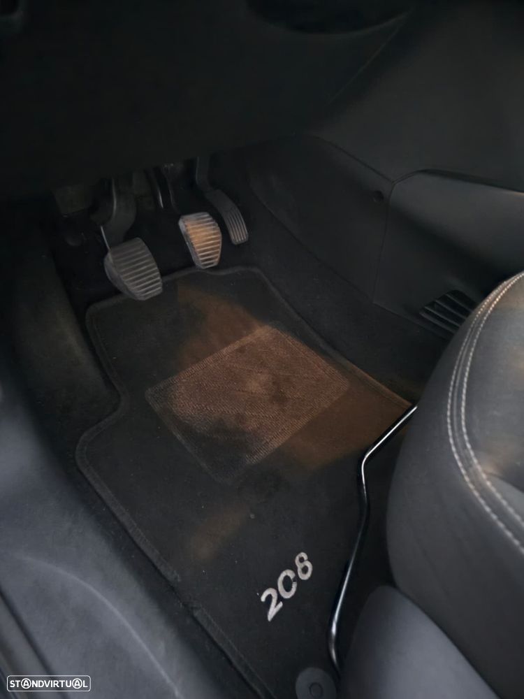 Peugeot 208 1.2 PureTech Style - 21