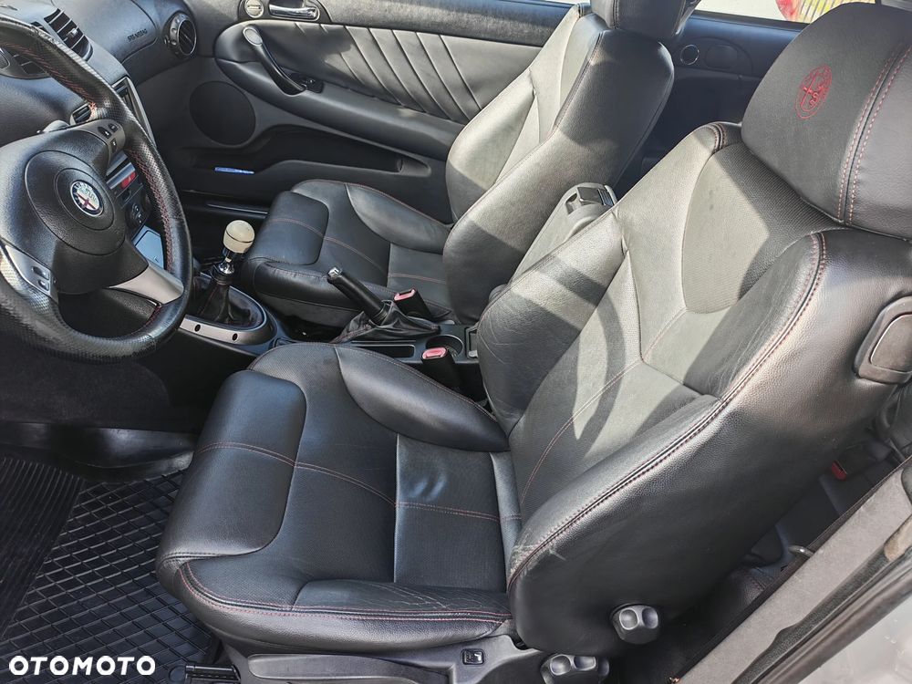 Alfa Romeo GT 1.9JTD 16V Q2 - 15