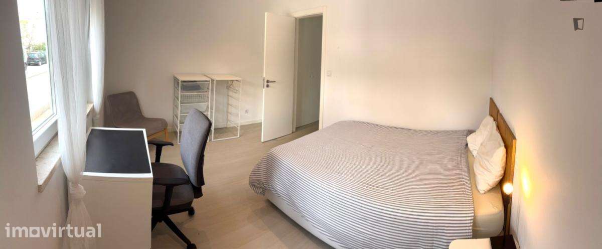 Quarto - localizado em Carcavelos Lisbon - Grande imagem: 4/20