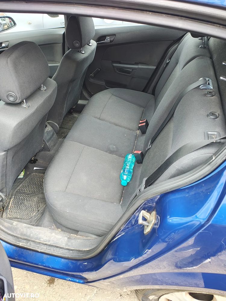 Opel Astra 1.3 CDTI - 4