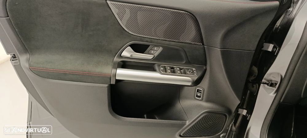 Mercedes-Benz GLA 180 d AMG Line - 27