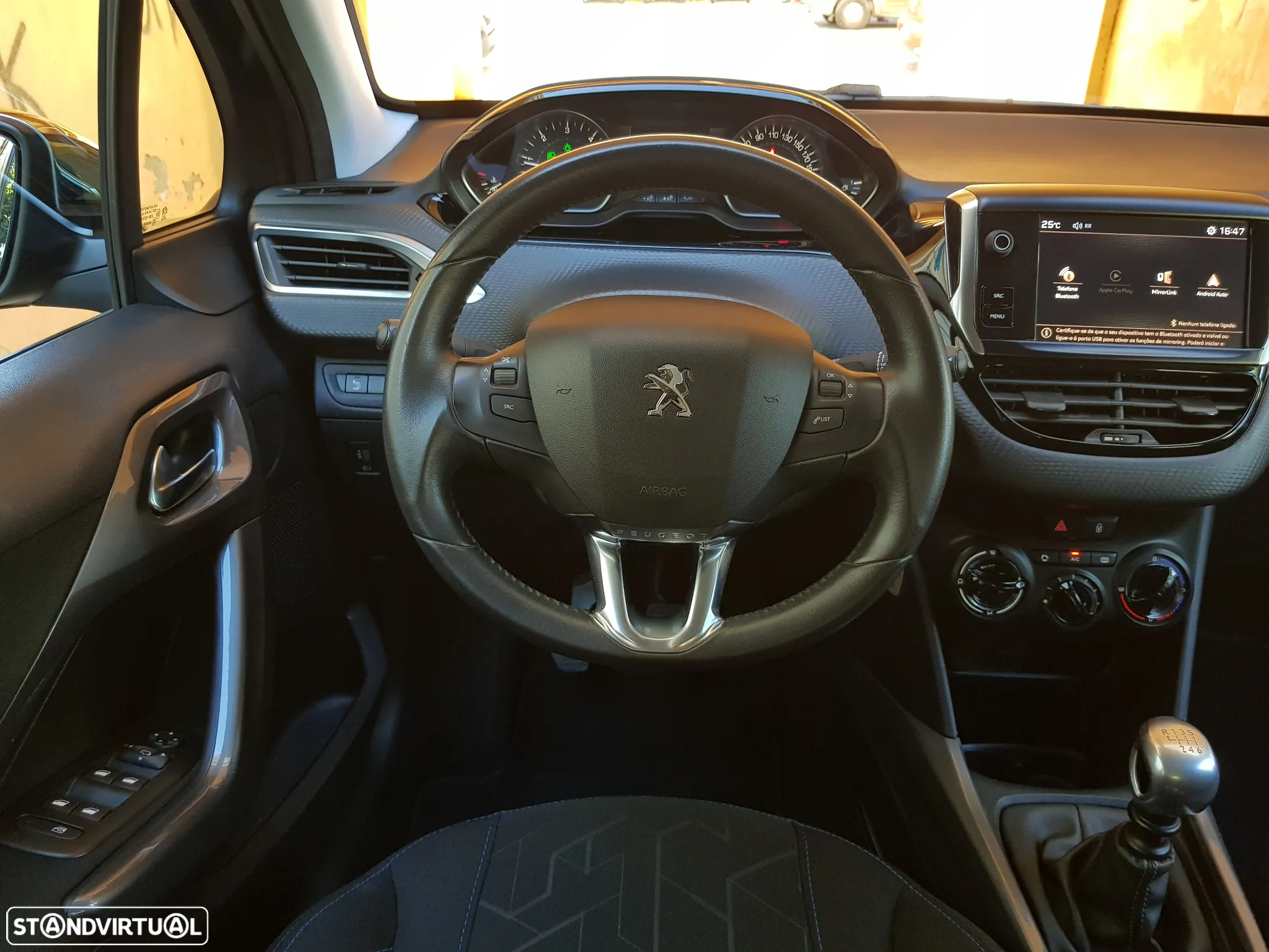 Peugeot 2008 1.5 BlueHDi Style - 42