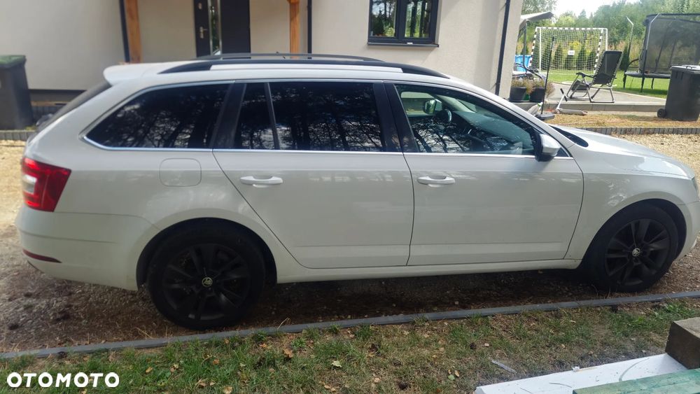 Skoda Octavia 1.6 TDI Style DSG - 6