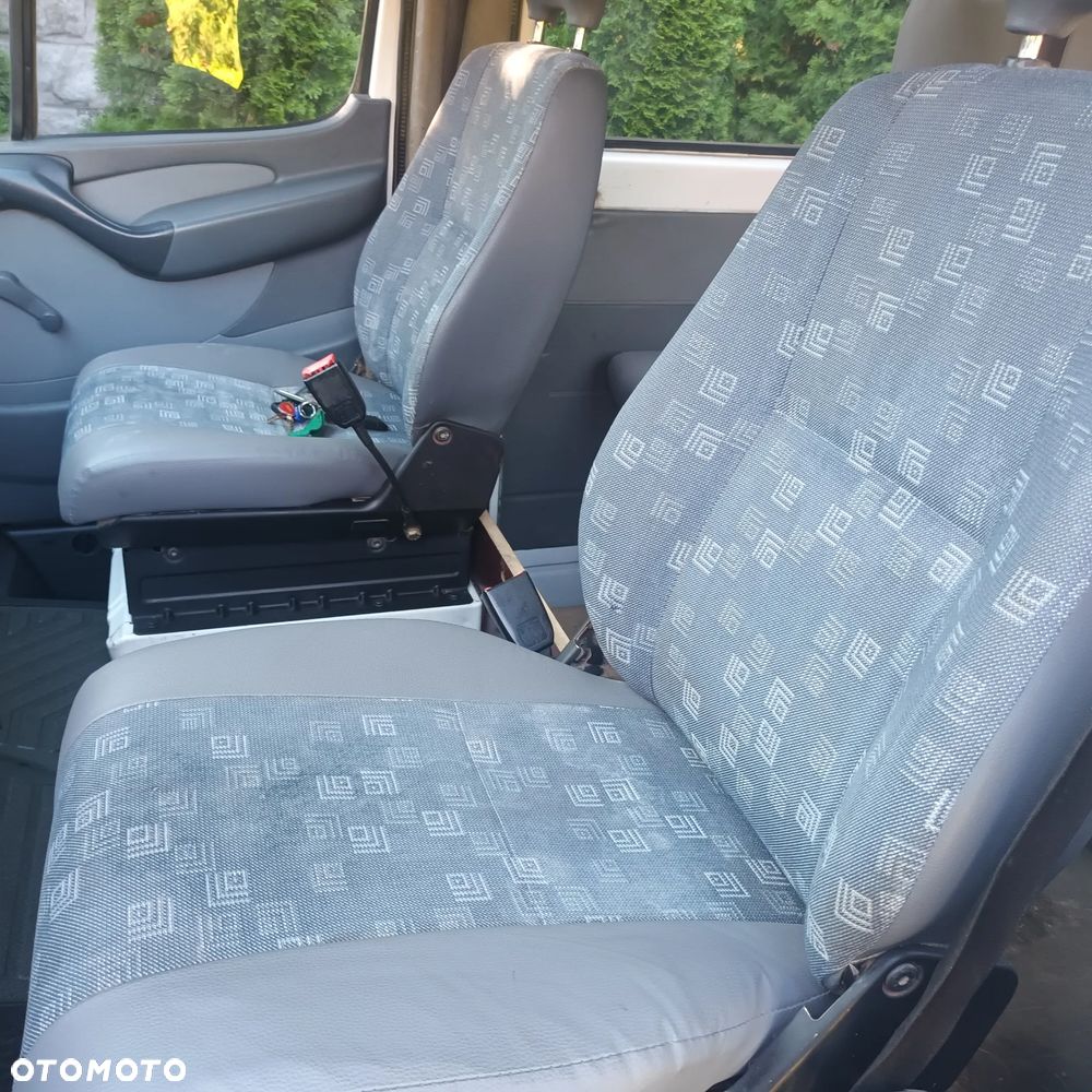 Mercedes-Benz Sprinter - 9