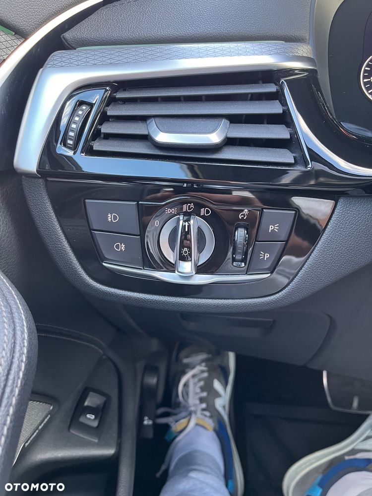 BMW Seria 5 530i xDrive M Sport Edition - 37