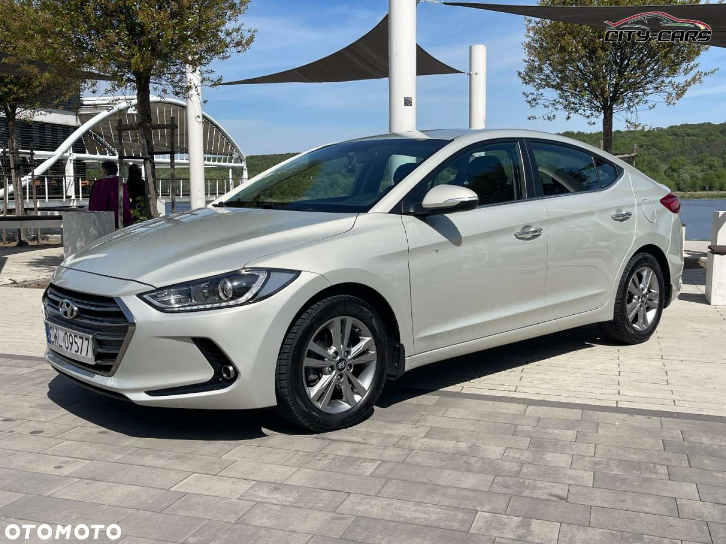 Hyundai Elantra - 5