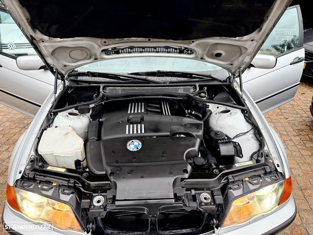 BMW 320 d Touring - 32