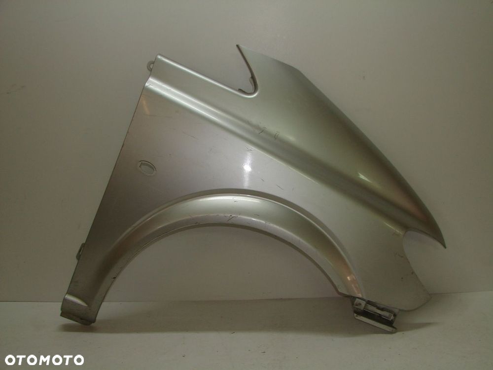 Błotnik przedni prawy MERCEDES VITO VIANO 04-10