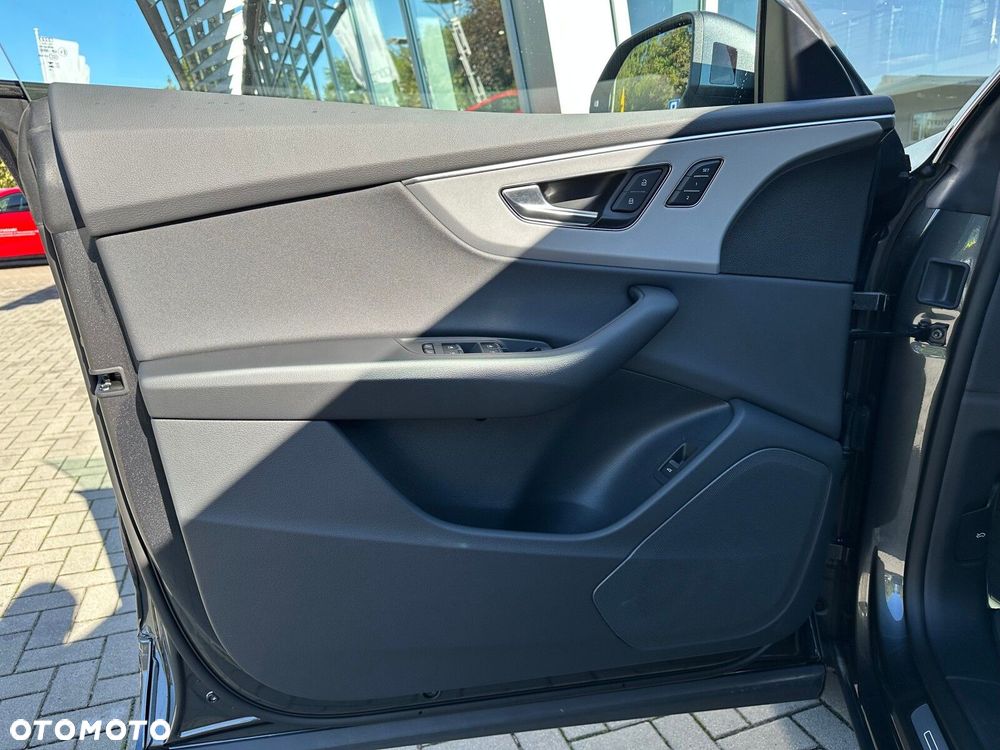 Audi Q8 - 12