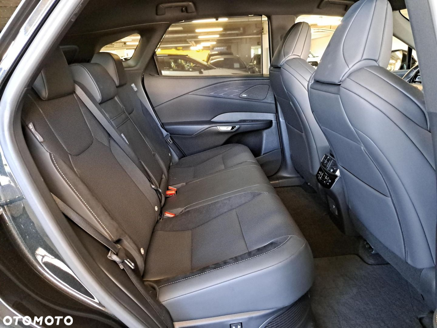 Lexus RX - 14