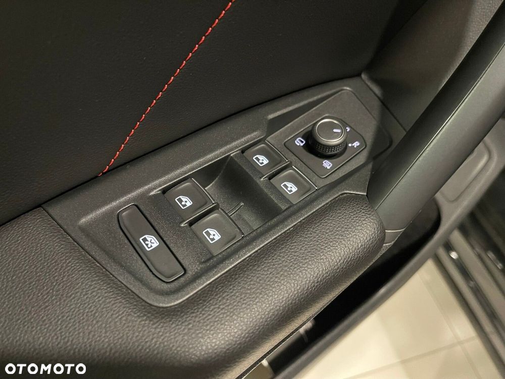 Volkswagen Tiguan 2.0 TSI 4Mot Urban Sport DSG - 32