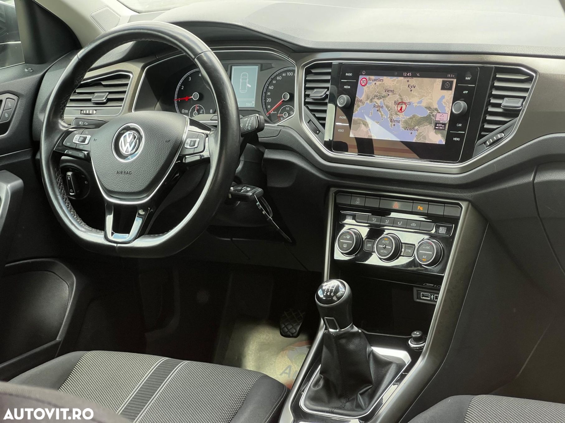 Volkswagen T-ROC - 8