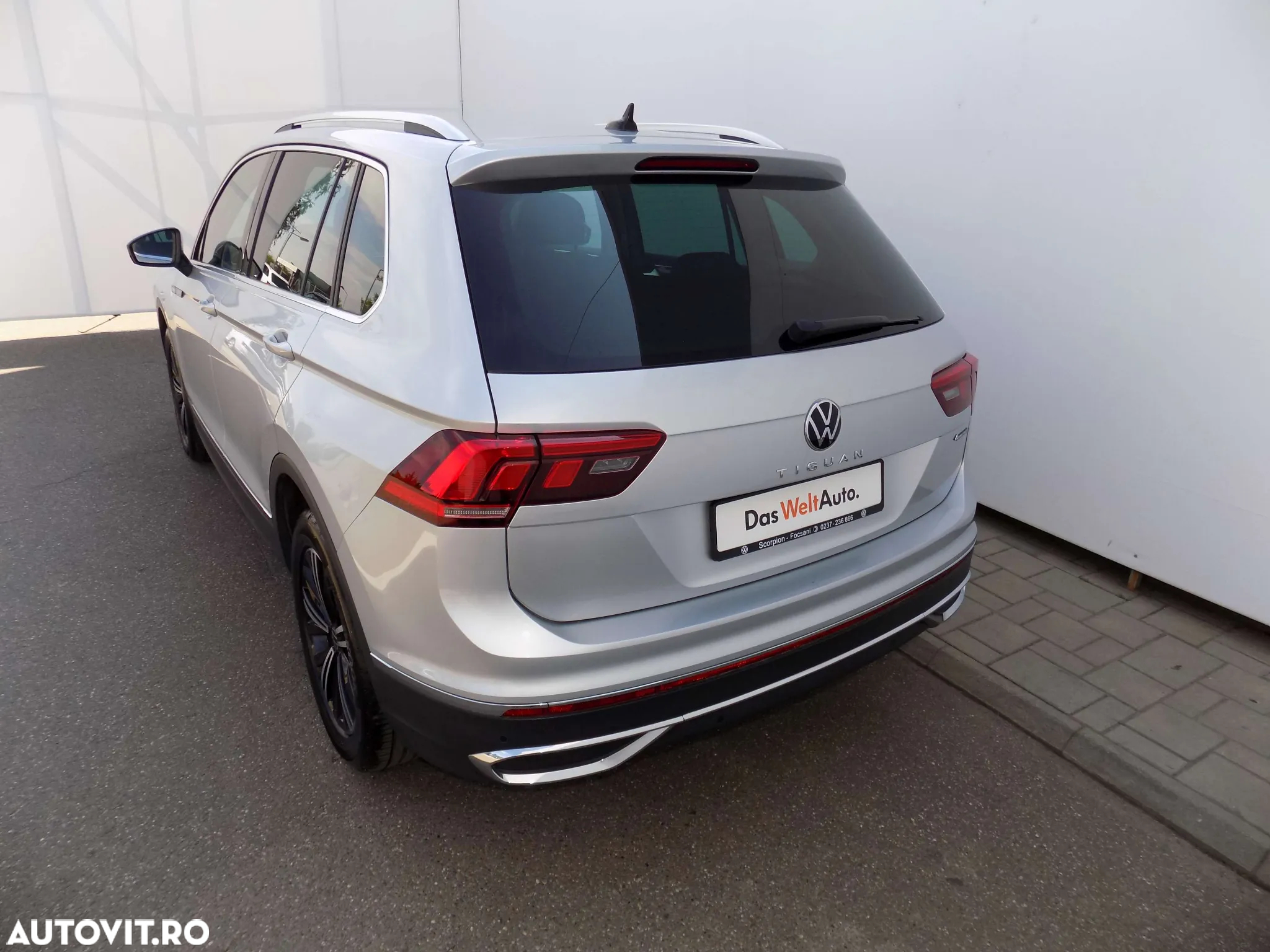 Volkswagen Tiguan 2.0 TDI SCR DSG 4Motion Elegance - 4