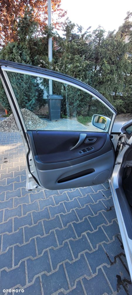 Suzuki Liana Kombi 1.6 Comfort - 13