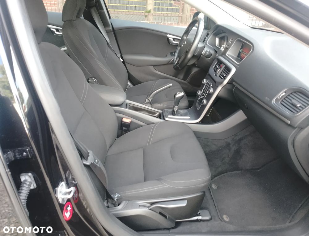 Volvo V40 - 16
