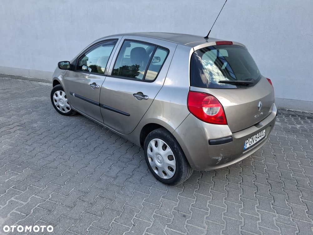 Renault Clio - 2