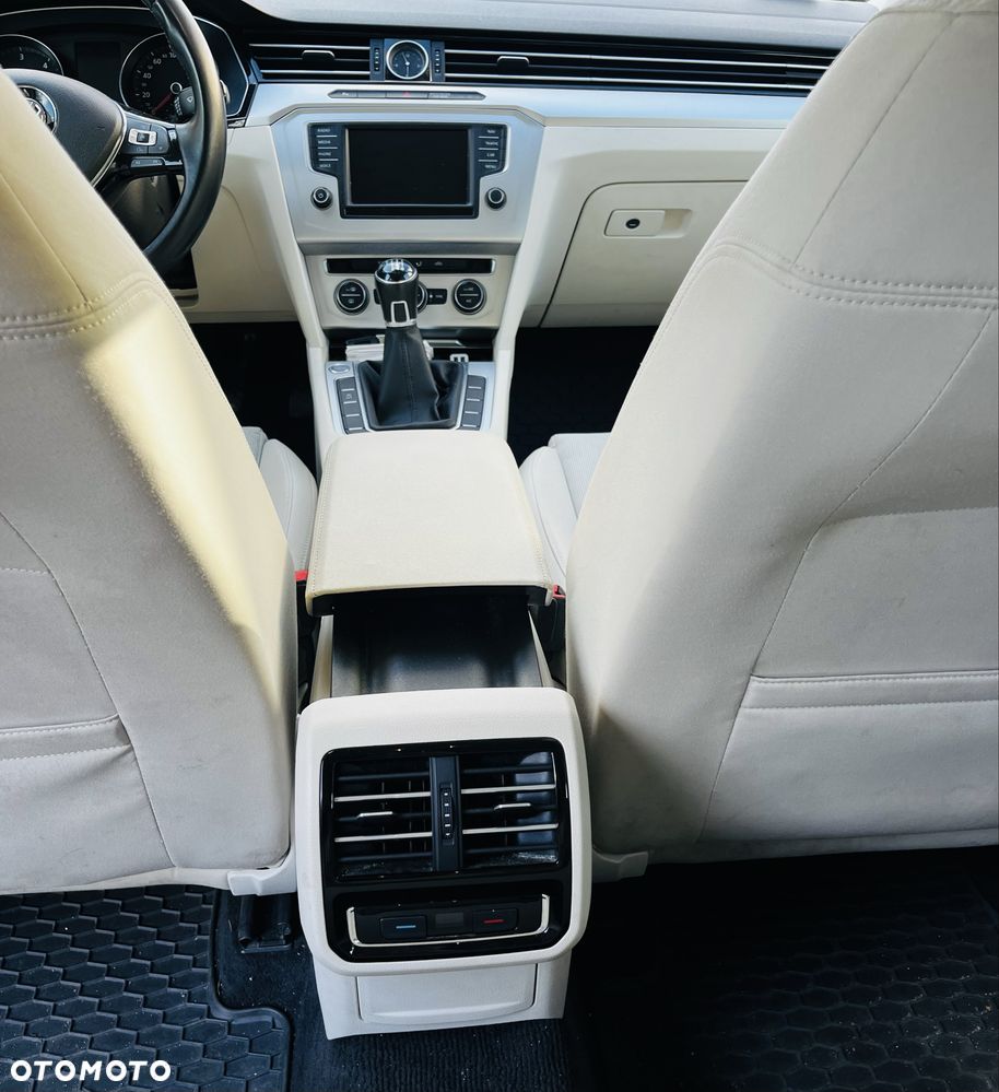 Volkswagen Passat Variant - 8