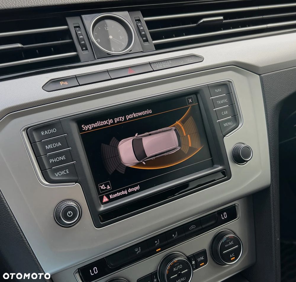 Volkswagen Passat 1.8 TSI BMT Comfortline - 25