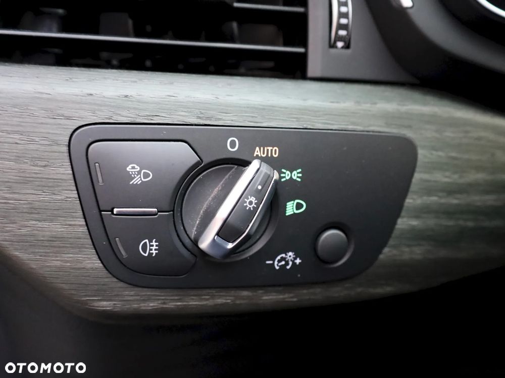 Audi A4 Limousine 40 TFSI S tronic - 34