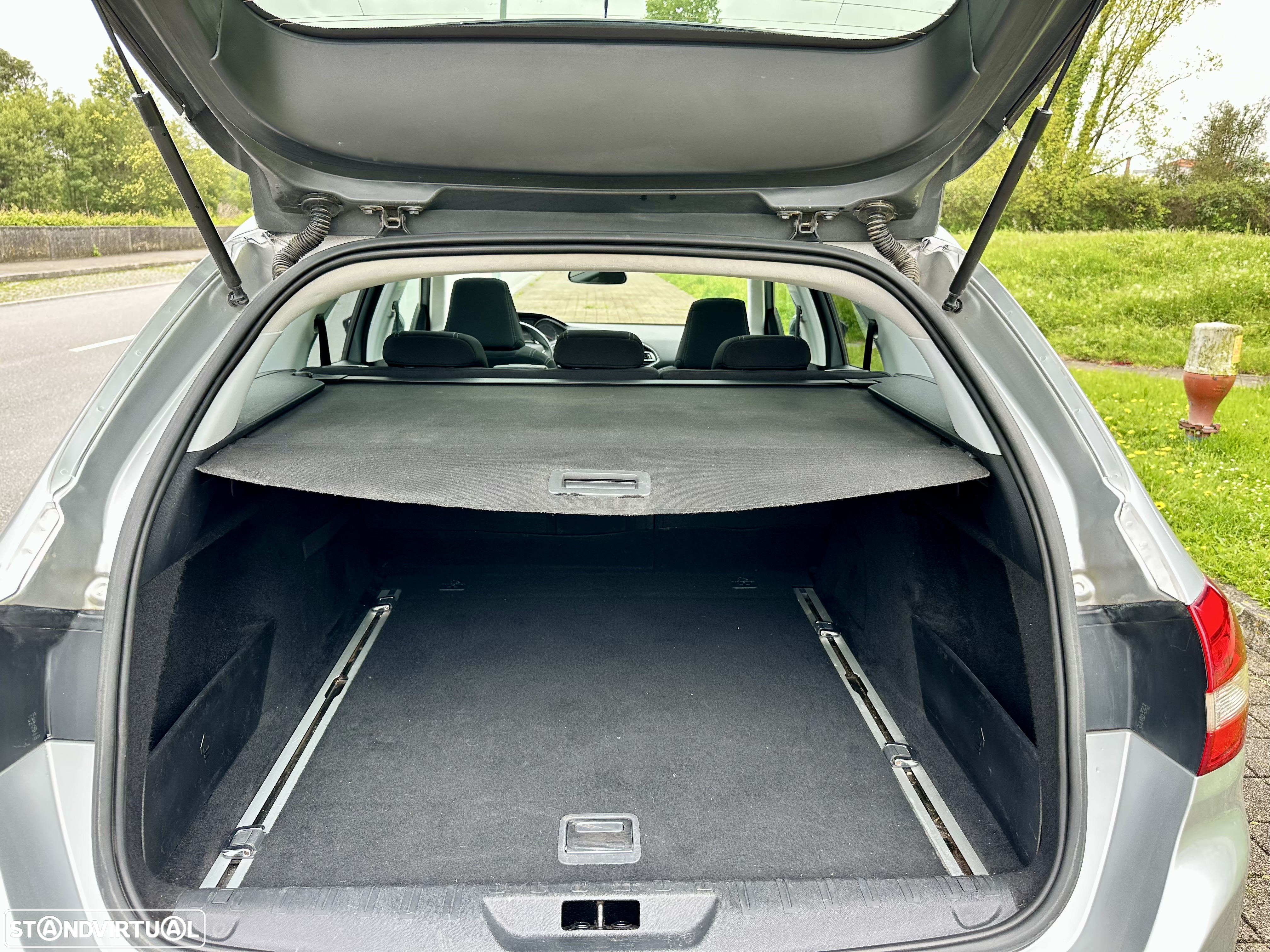 Peugeot 308 SW 1.6 BlueHDi Allure J17 EAT6 - 28