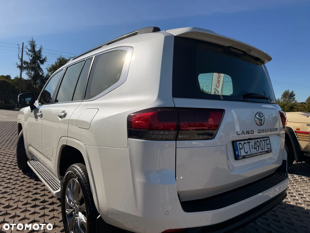 Toyota Land Cruiser - 5