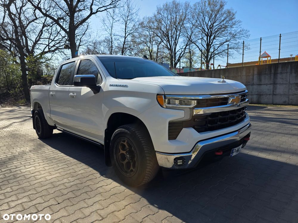 Chevrolet Silverado - 4