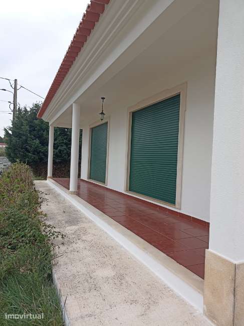 Moradia T3 de elevada qualidade junto ao centro de Almeirim - Grande imagem: 2/14