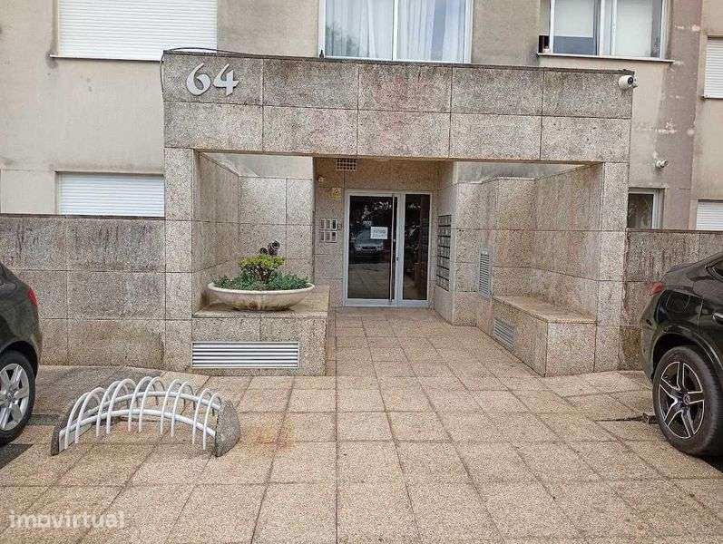 Junto ao Polo Universitário de São João. Preço negociavel para familia - Grande imagem: 2/8